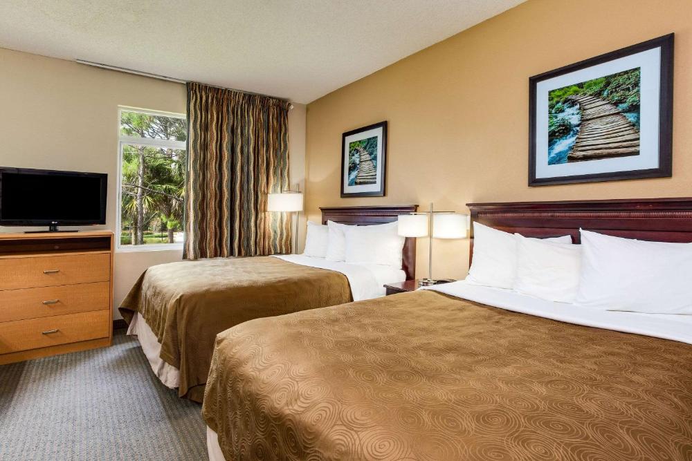 Queen Suite with Sofa Bed - Non Smoking interior